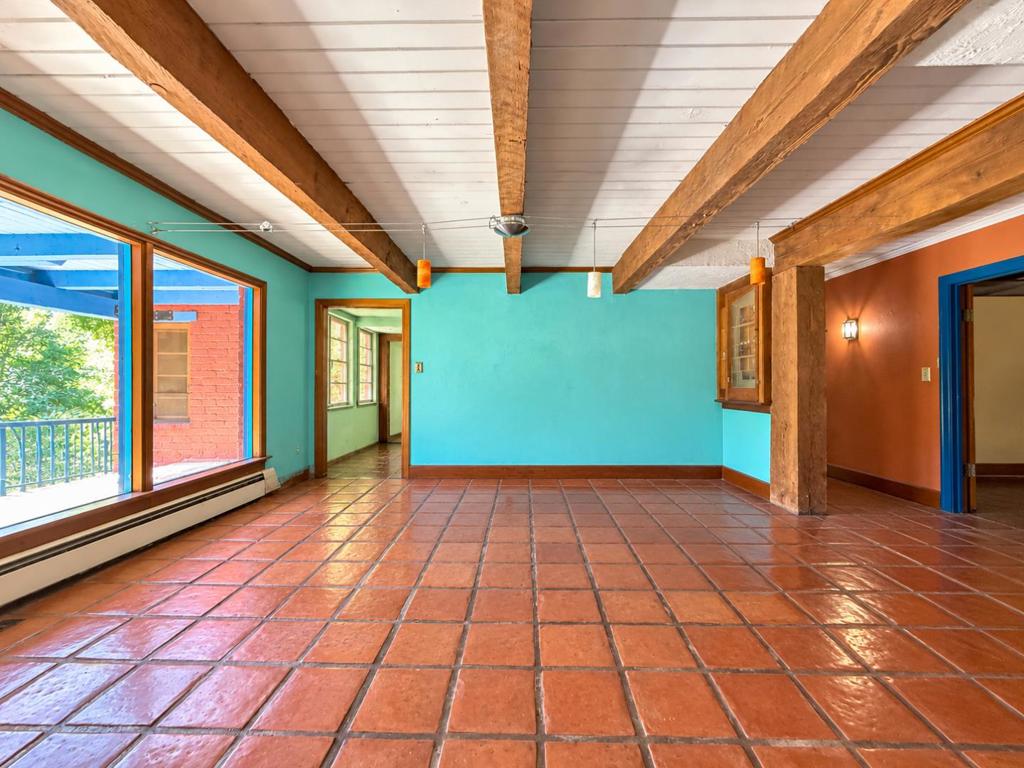 10 Joaquin Road Property Photo 8