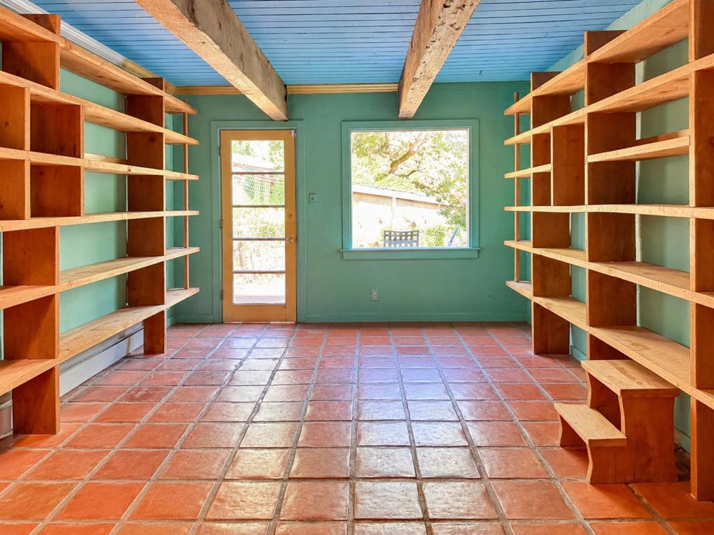 10 Joaquin Road Property Photo 17