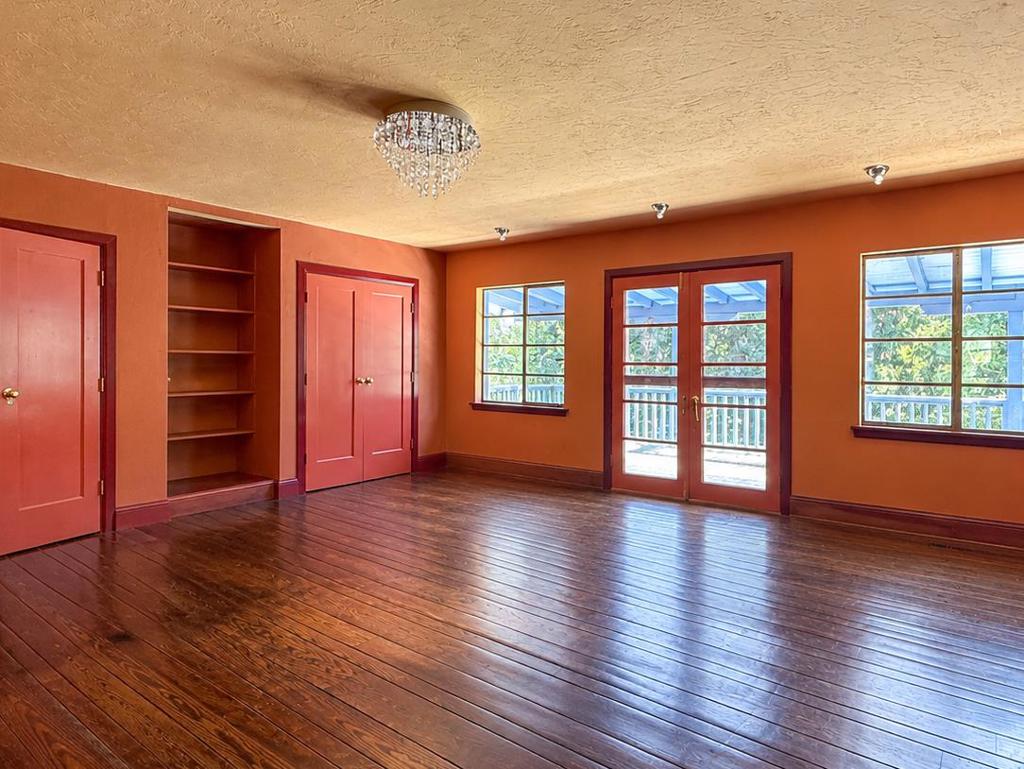 10 Joaquin Road Property Photo 19