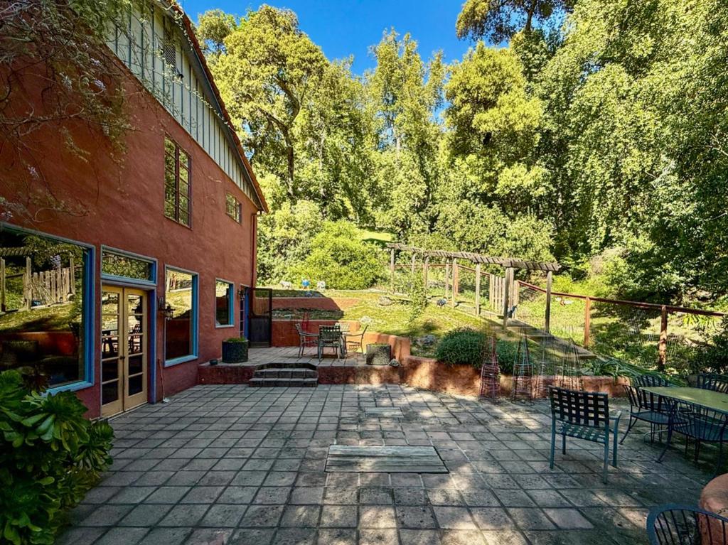 10 Joaquin Road Property Photo 31