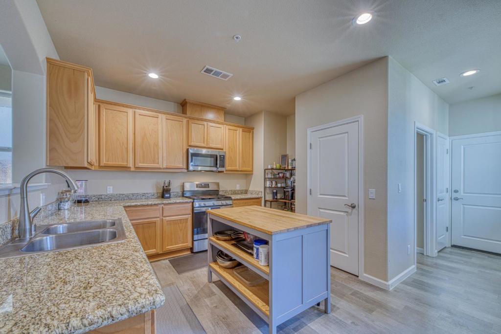675 Lewis Street Property Photo 10