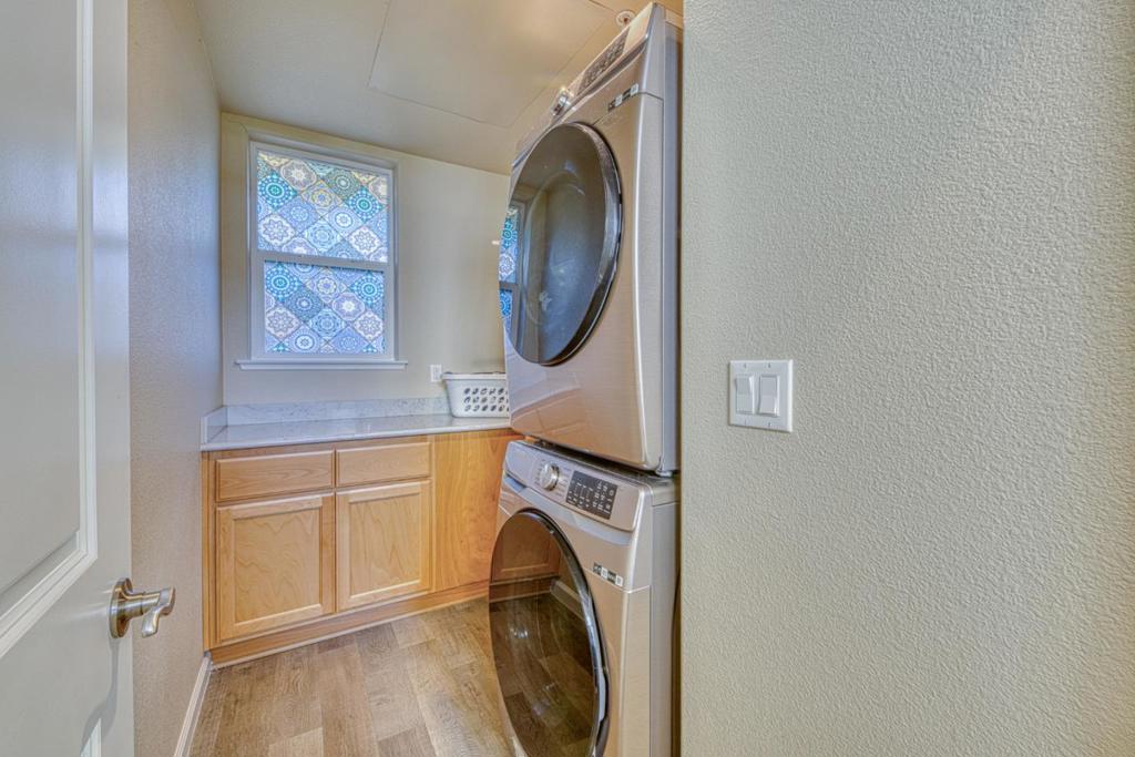 675 Lewis Street Property Photo 14