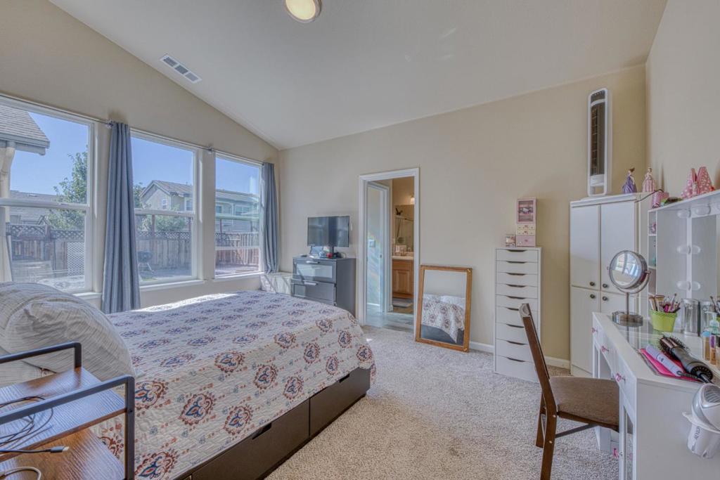 675 Lewis Street Property Photo 15