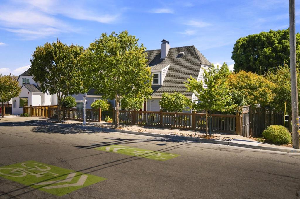 1035 Chadbourne Avenue Property Photo 3