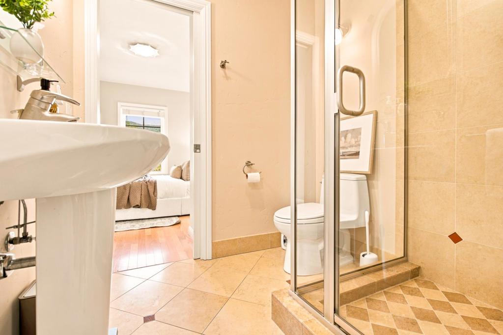 1035 Chadbourne Avenue Property Photo 24