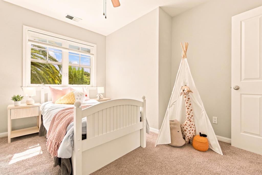 1035 Chadbourne Avenue Property Photo 32