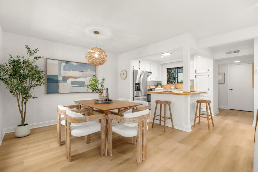574 Spinnaker Court Property Photo 4