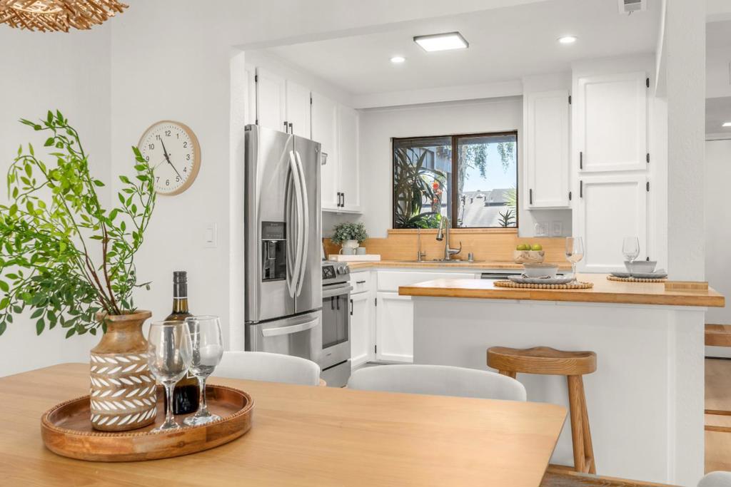 574 Spinnaker Court Property Photo 8