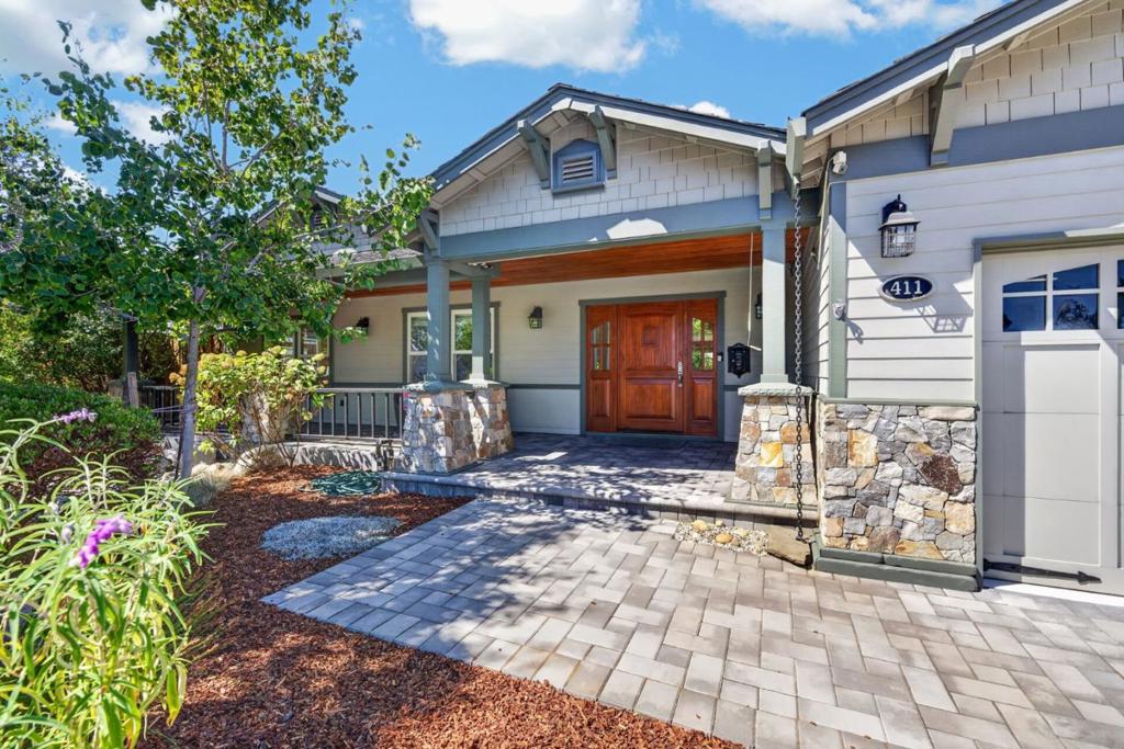 411 Carlyn Avenue Property Photo 9