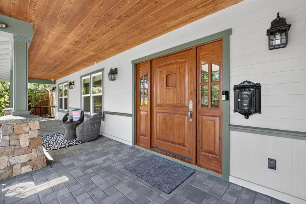 411 Carlyn Avenue Property Photo 10