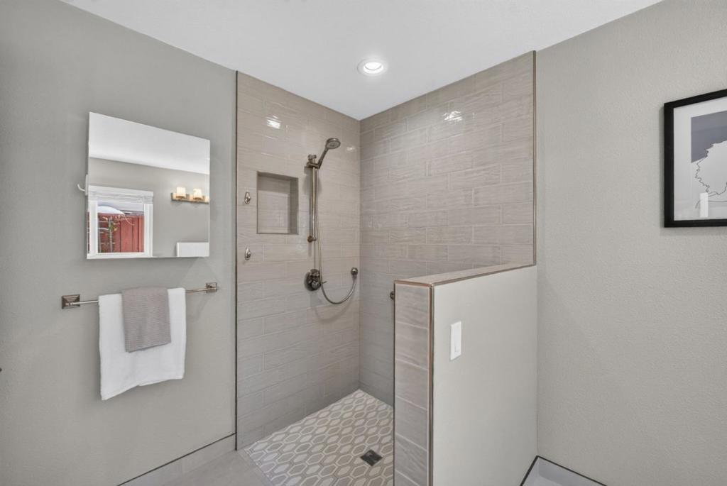 411 Carlyn Avenue Property Photo 31