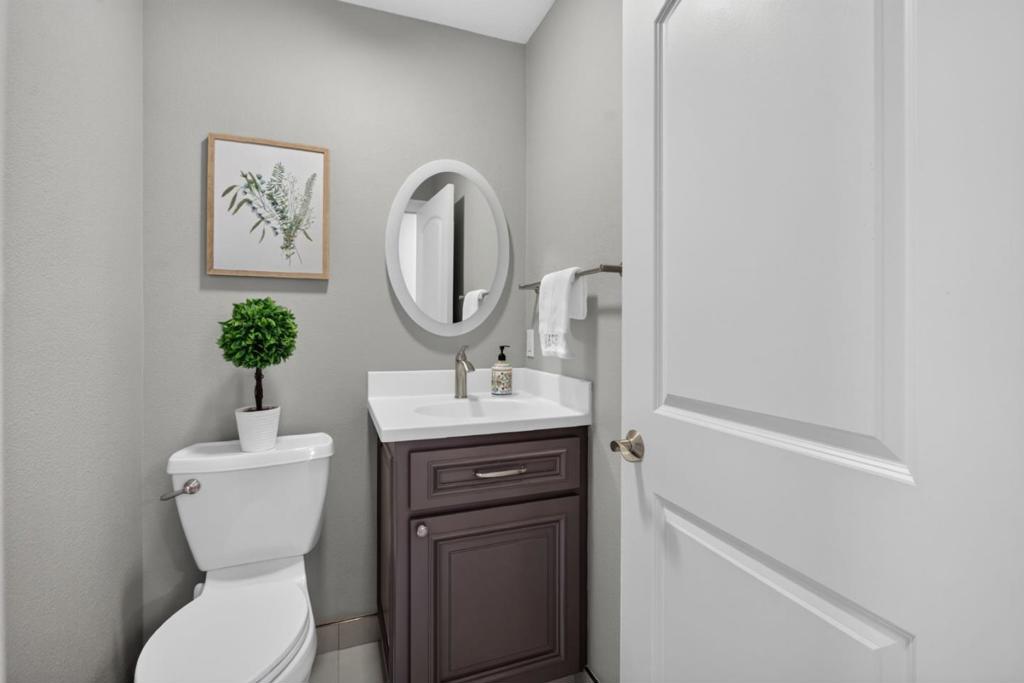 411 Carlyn Avenue Property Photo 35