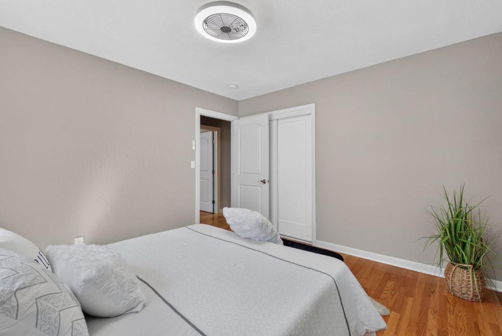 411 Carlyn Avenue Property Photo 44