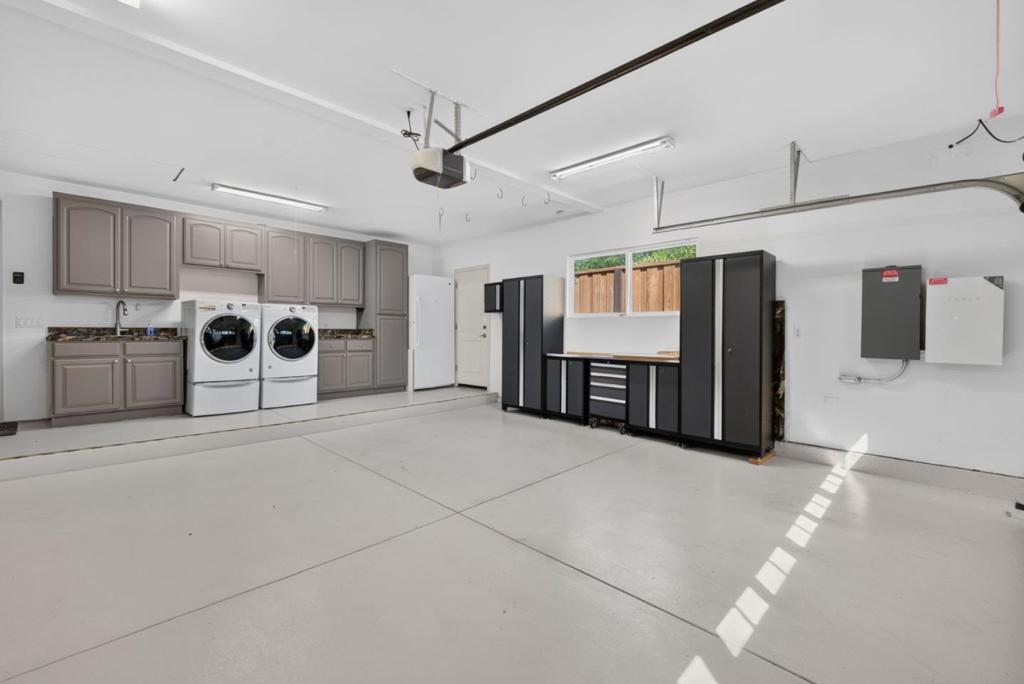 411 Carlyn Avenue Property Photo 46
