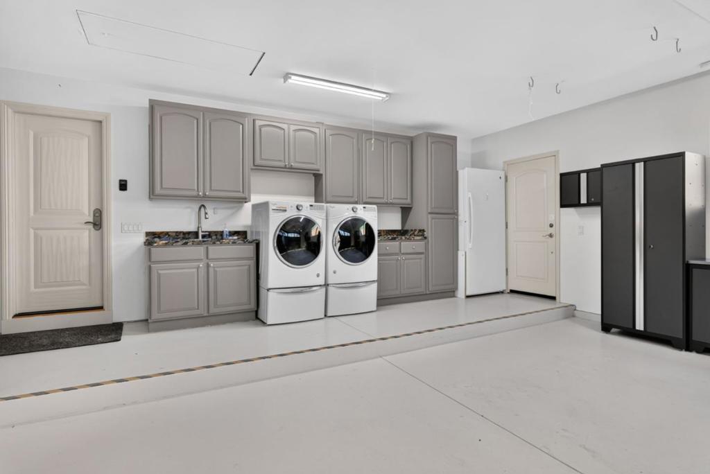 411 Carlyn Avenue Property Photo 47
