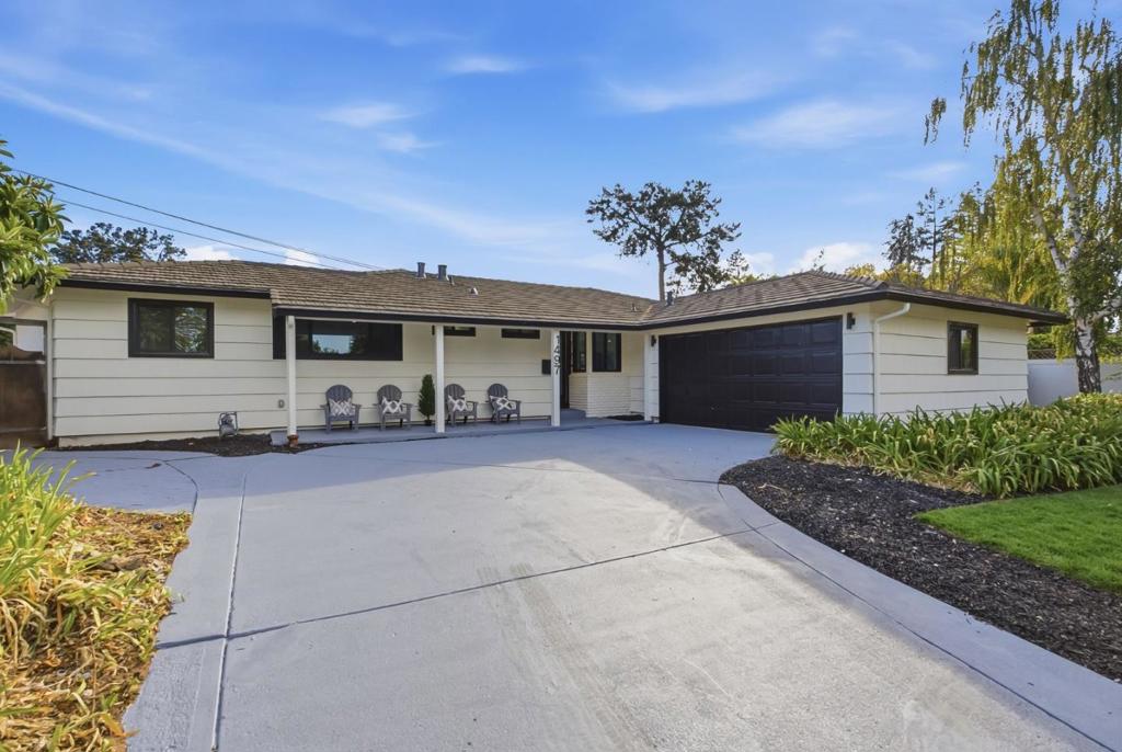 1497 Prince Edward Way Property Photo