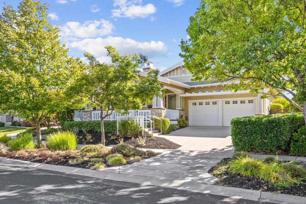 2746 Impruneta Court Property Photo 1