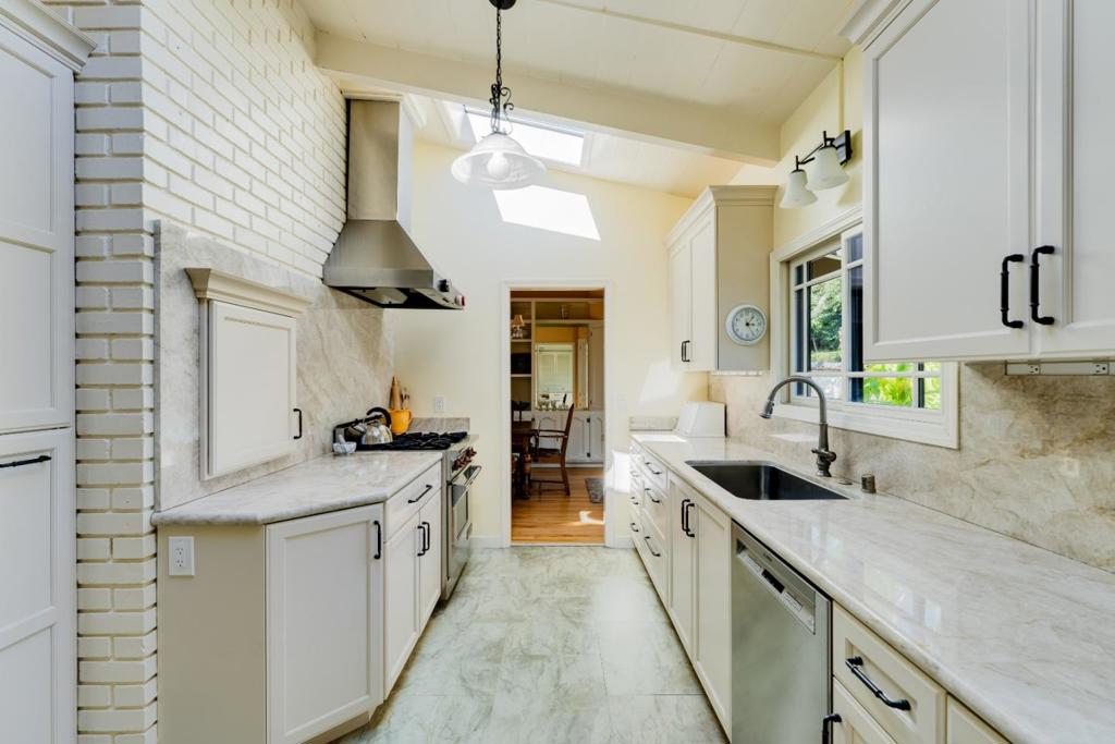 505 Bayview Drive Property Photo 8