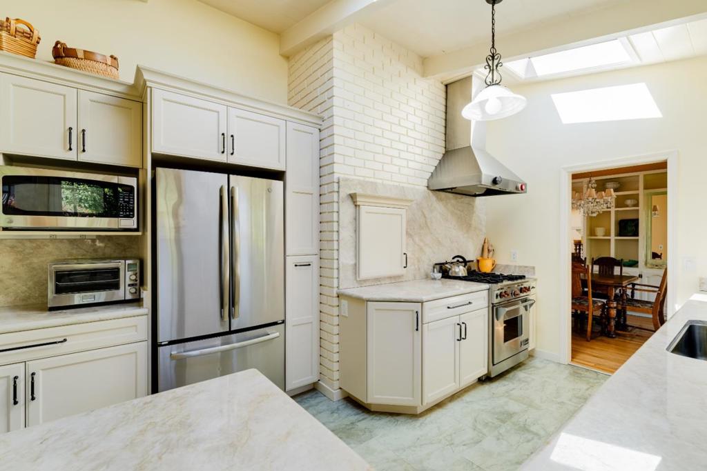 505 Bayview Drive Property Photo 11