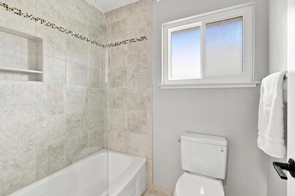 880 Lansdown Court Property Photo 23