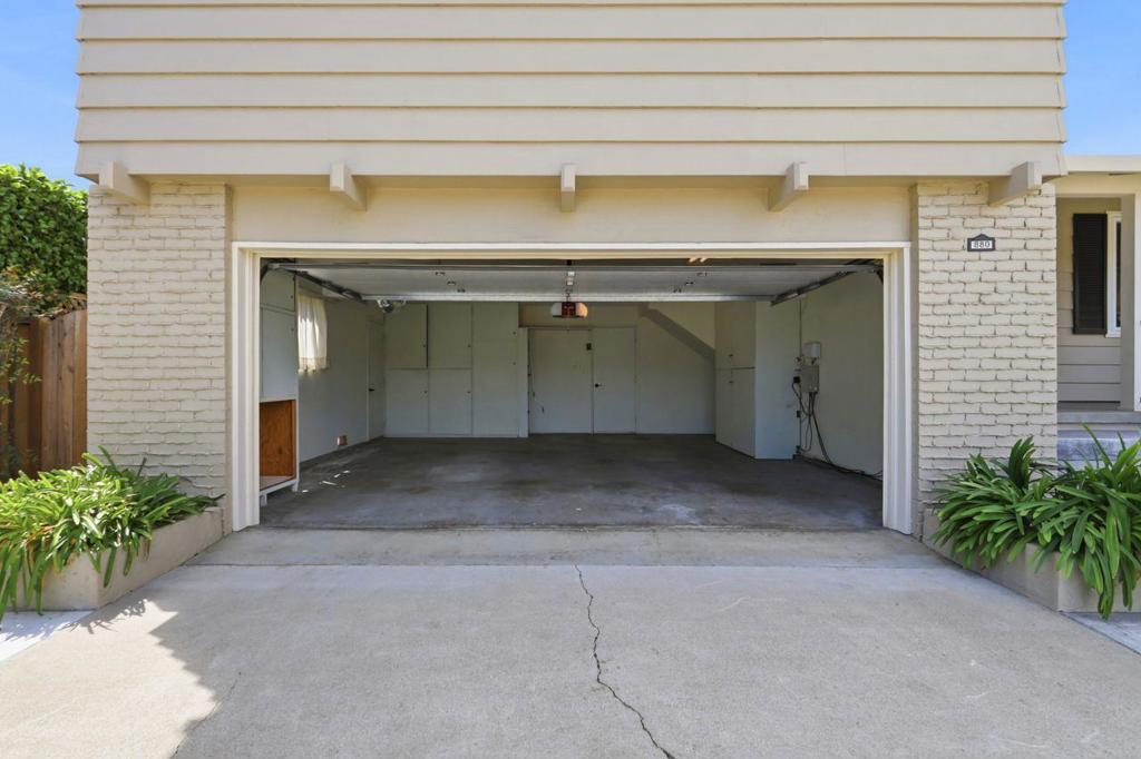 880 Lansdown Court Property Photo 38