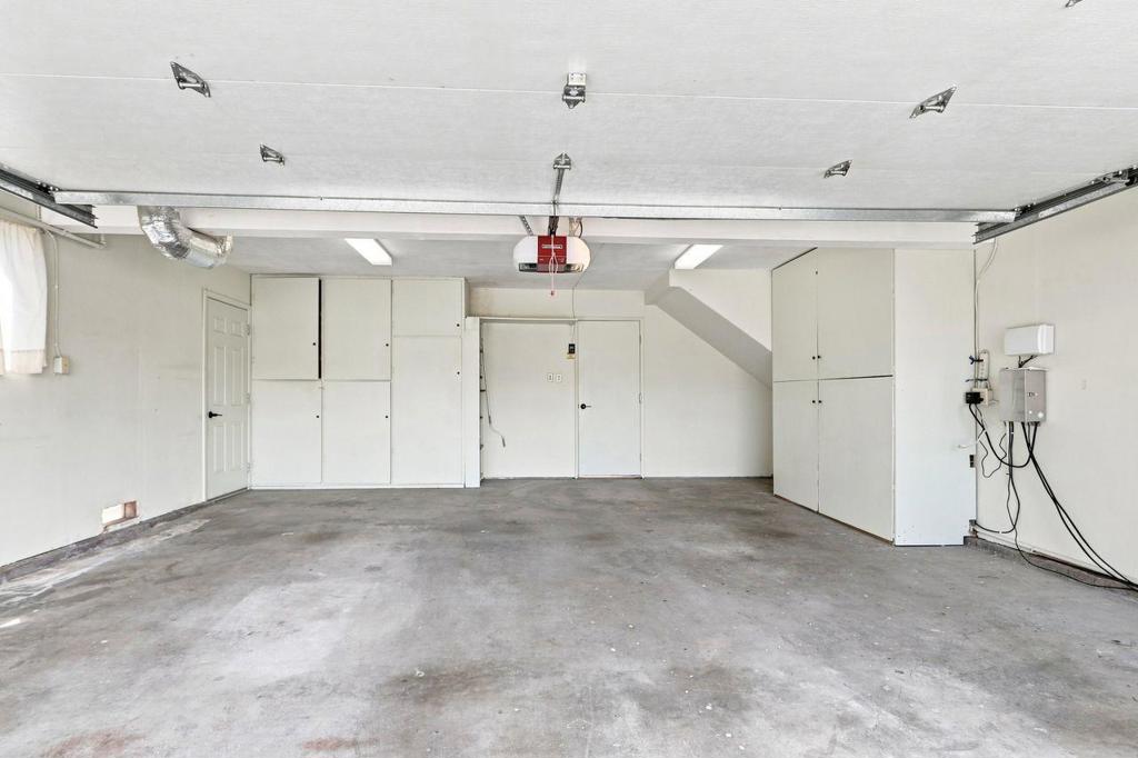 880 Lansdown Court Property Photo 39