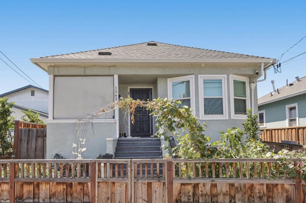 1365 Vine Street Property Photo 1