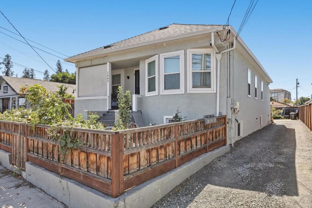 1365 Vine Street Property Photo 2
