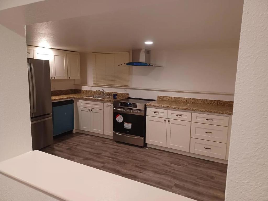 1365 Vine Street Property Photo 3