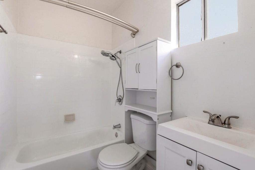 1365 Vine Street Property Photo 8