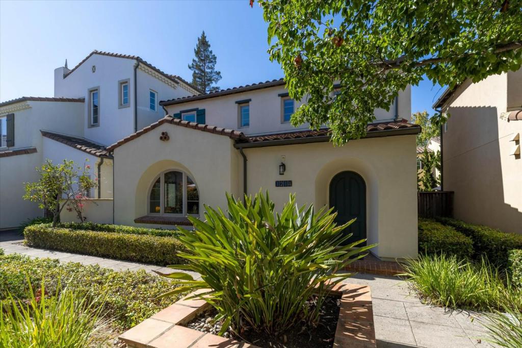 1214 Dahlia Loop Property Photo