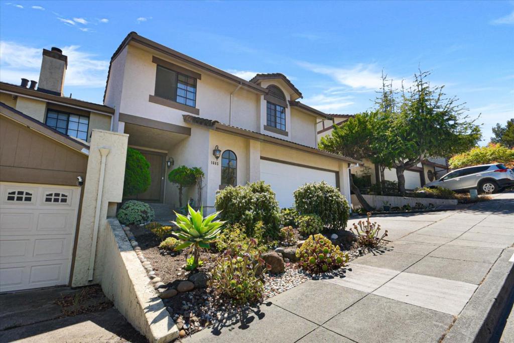 1665 Toyon Court Property Photo 3