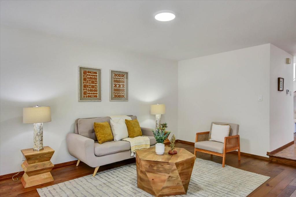 1665 Toyon Court Property Photo 11