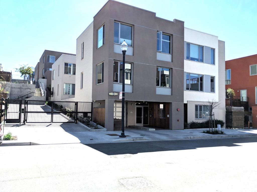 501 Hudson Avenue 304 Property Photo 1