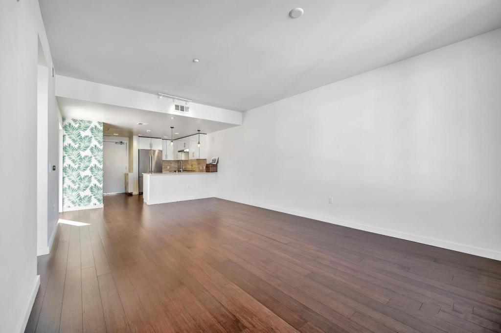 501 Hudson Avenue 304 Property Photo 5
