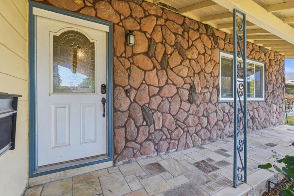 1615 Everglades Drive Property Photo 6
