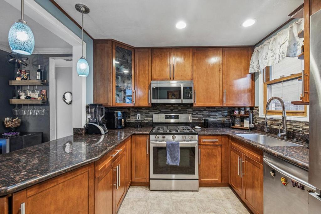 2050 Ralmar Avenue Property Photo 15