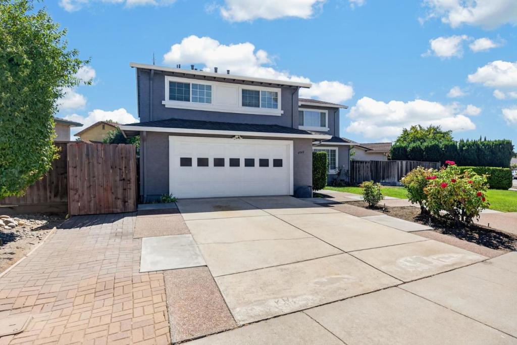 4048 Victoria Park Drive Property Photo