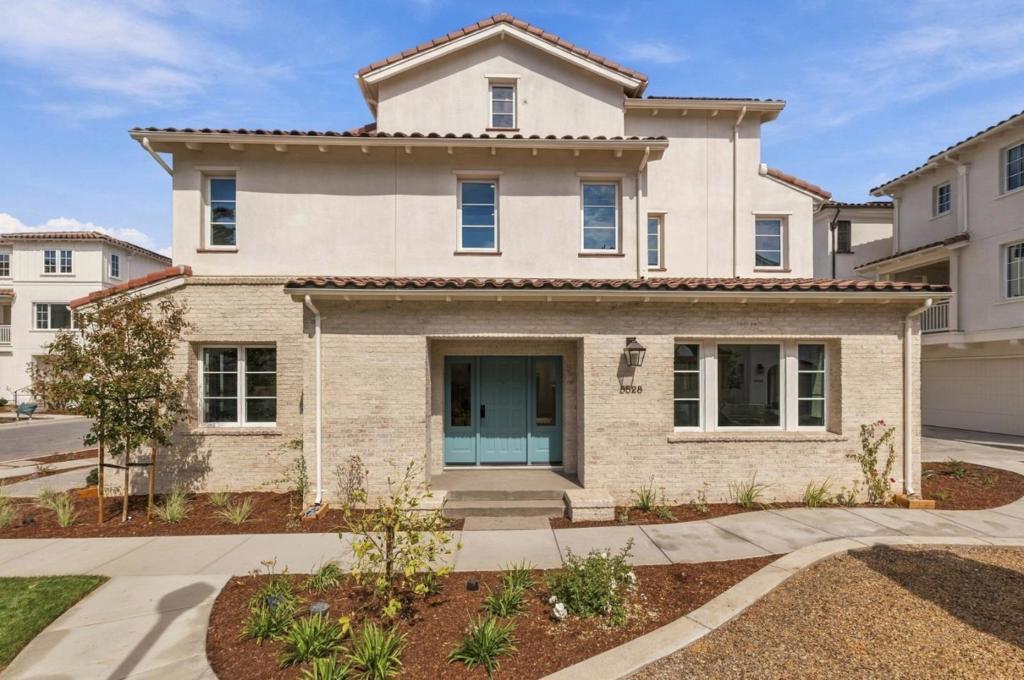 5528 Maravilla Way Property Photo 3