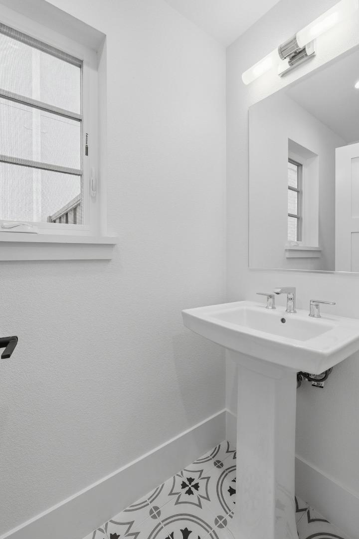 5528 Maravilla Way Property Photo 14