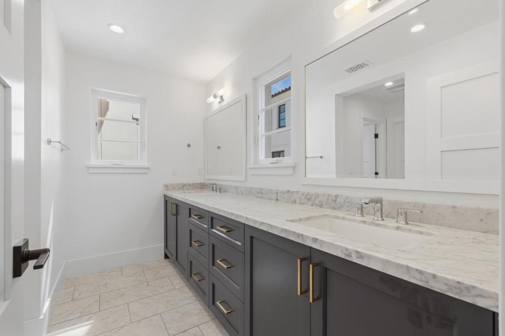 5528 Maravilla Way Property Photo 18