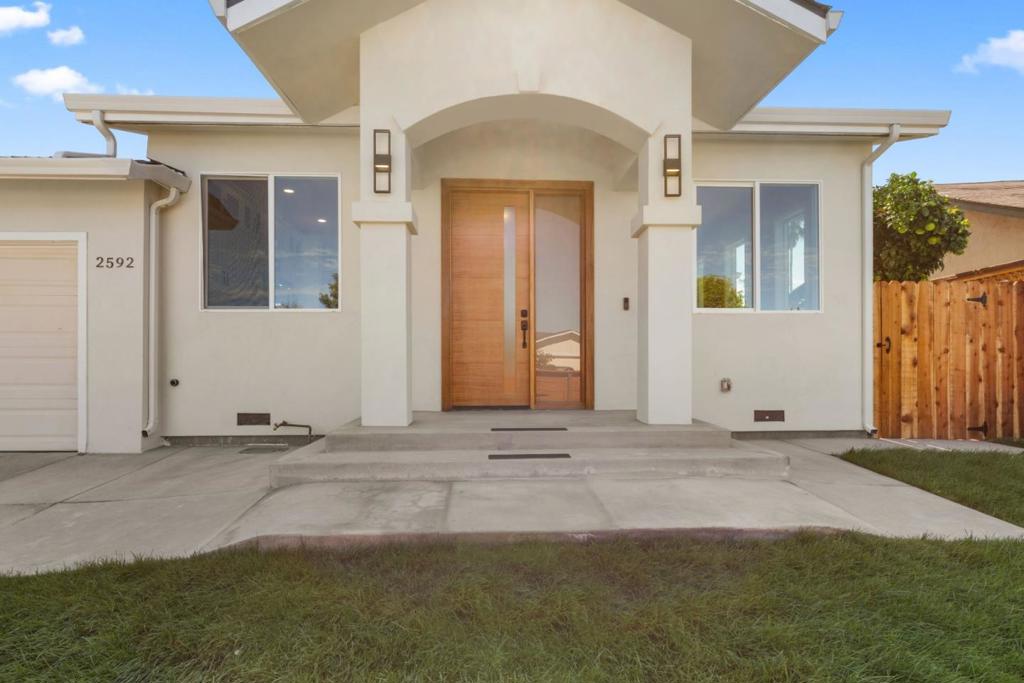2592 Amaryl Drive Property Photo 4