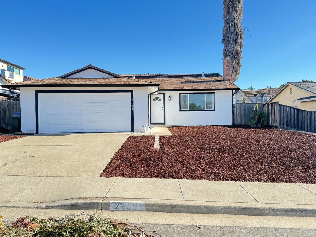 2482 Dashwood Avenue Property Photo 2