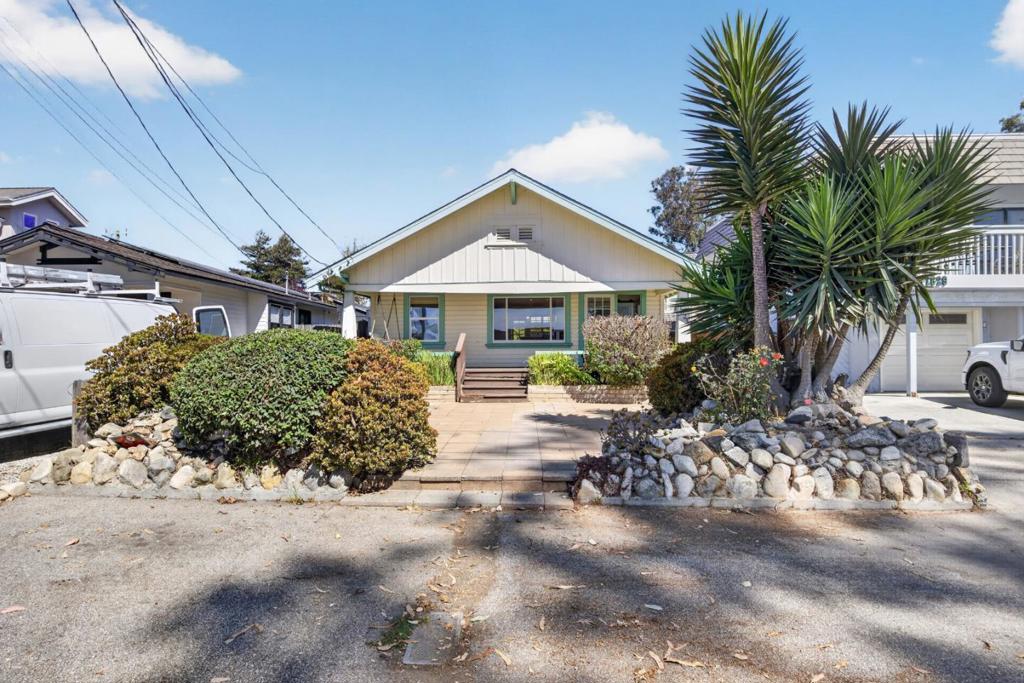 21825 E Cliff Drive Property Photo 3