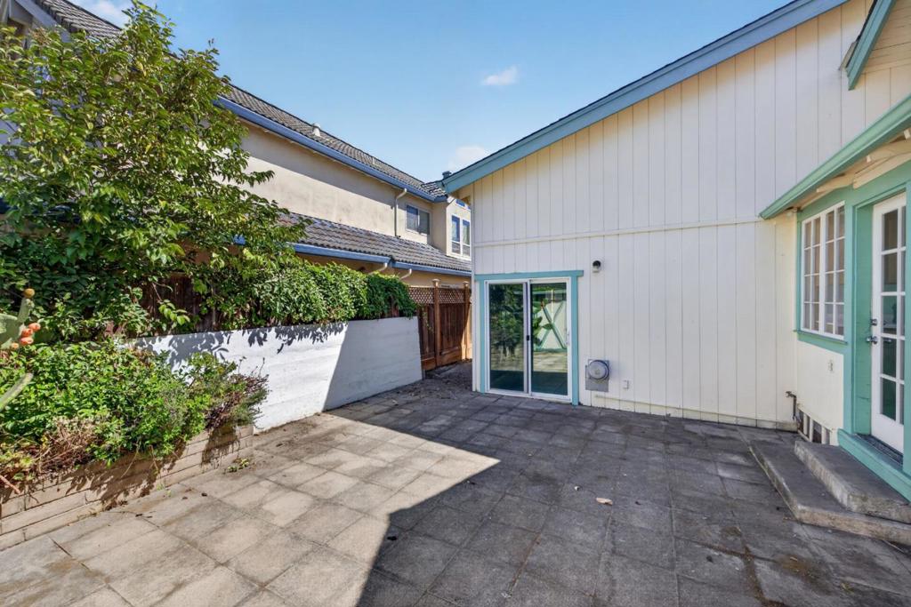 21825 E Cliff Drive Property Photo 43