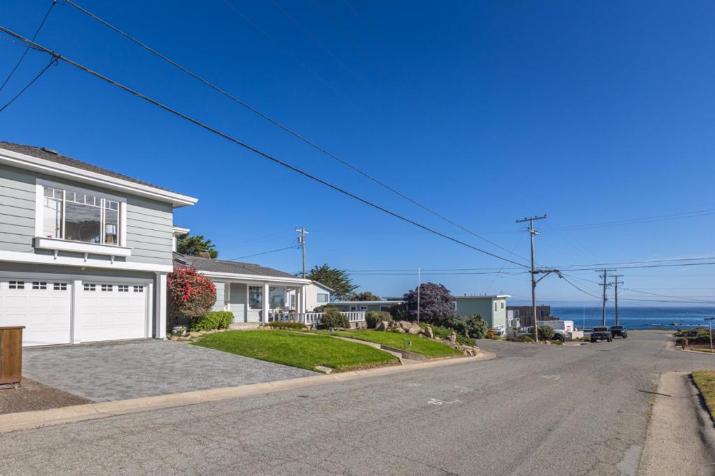 1205 Surf Avenue Property Photo 4