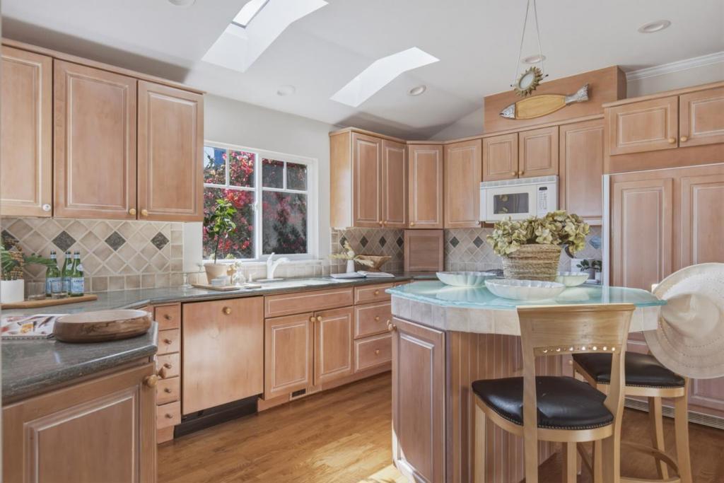 1205 Surf Avenue Property Photo 15