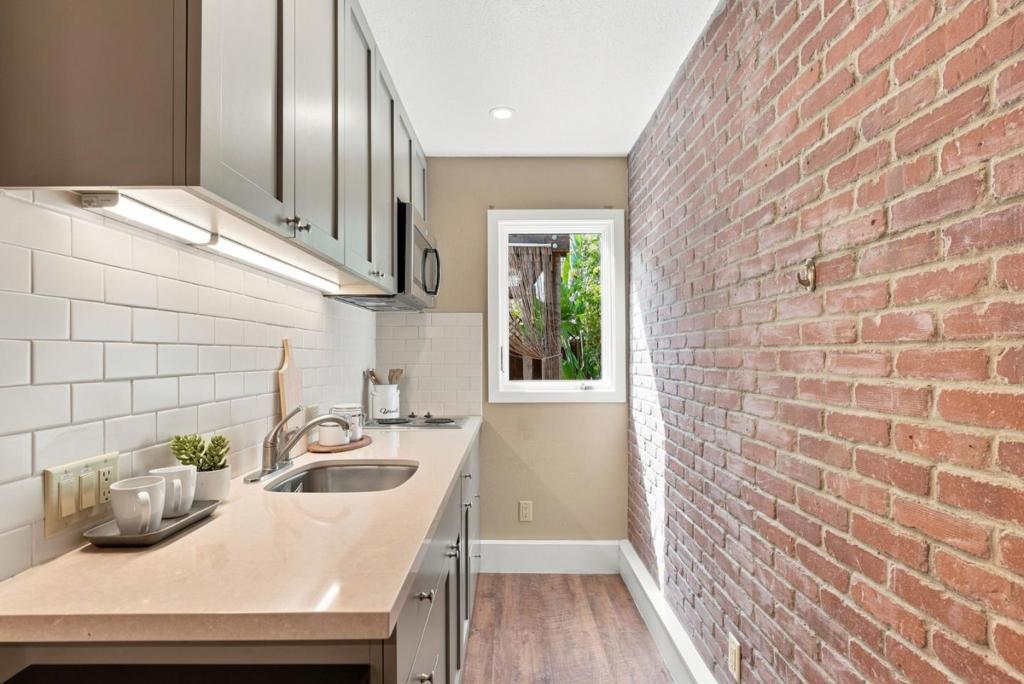 453 Atlanta Avenue Property Photo 39