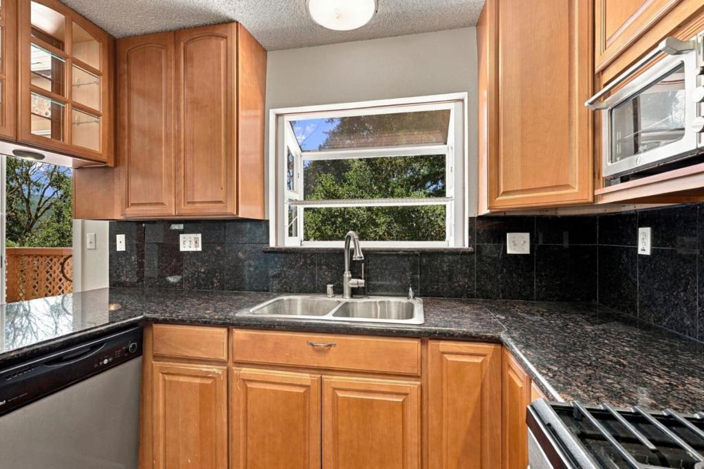 41 Grandview Avenue Property Photo 8
