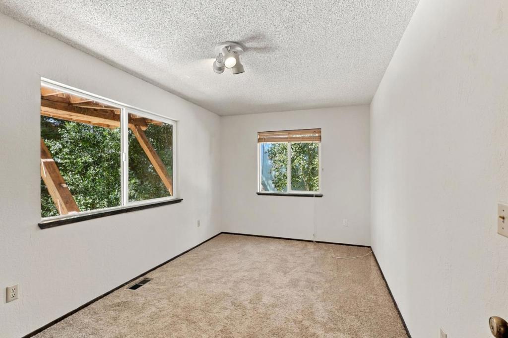 41 Grandview Avenue Property Photo 20